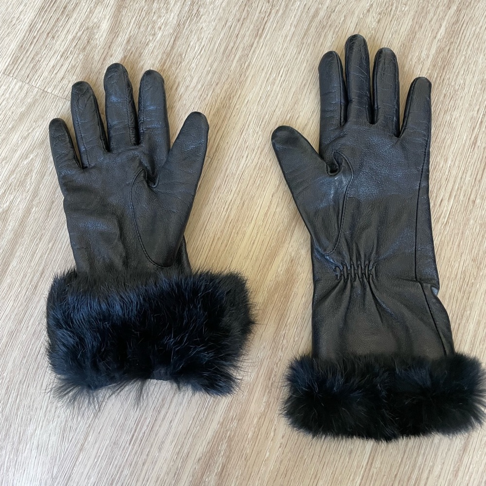 Black leather gloves